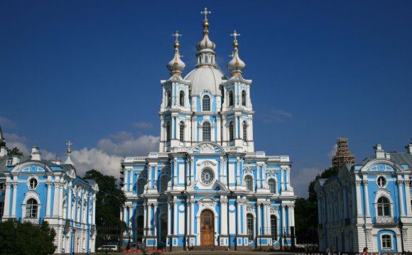 Смольный Собор в Санкт-Петербурге